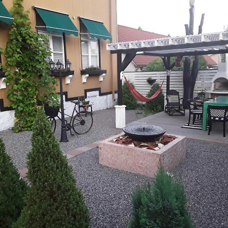 Mysig Takvaning Med Balkong Eskilstuna Exterior photo