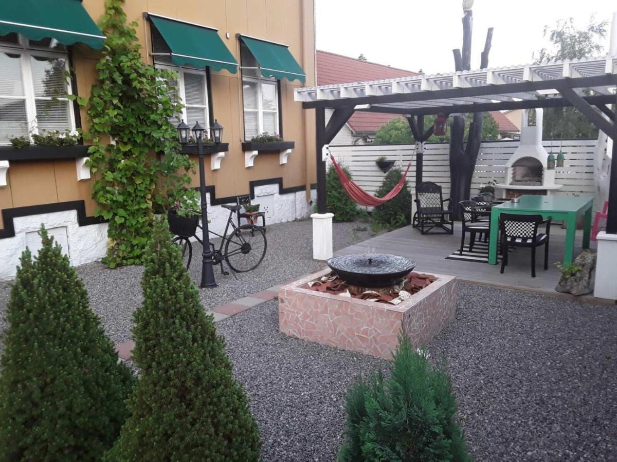 Mysig Takvaning Med Balkong Eskilstuna Exterior photo